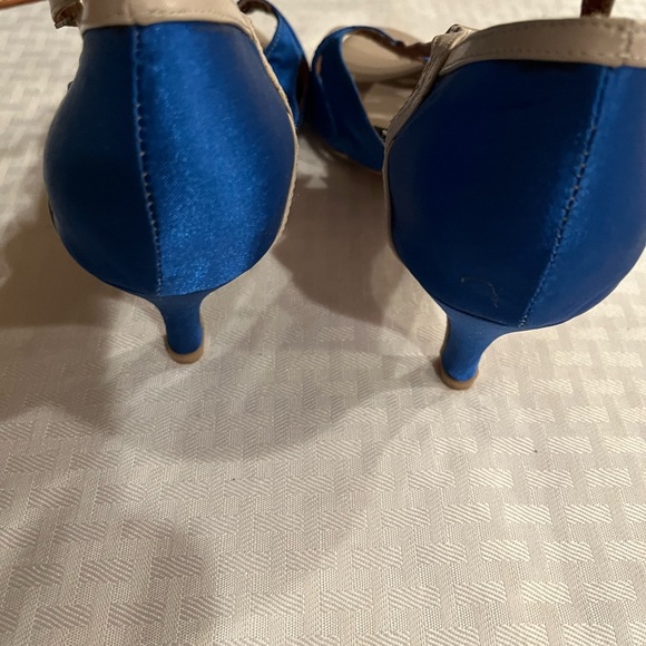 Chic Blue and Cream Women's Argentine tango shoes. - Picture 4 of 11
